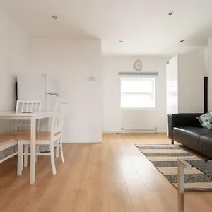 https://flat-7-with-coworking-access-in-trendy-dalston.cambridgehotelsuk.com